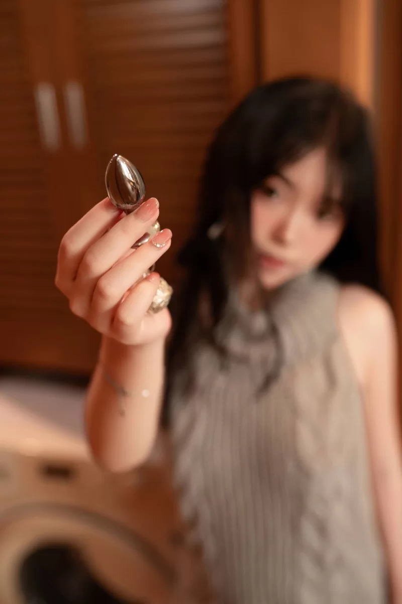 高颜值美女 Bangni邦尼 - 灰色毛衣【85P+1.55G】