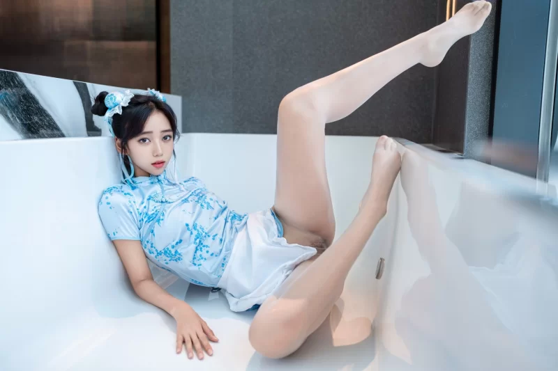 国产模特 [原版无水印首发]秀人网 时安安 10.22日 最新大尺度作品【90P+3G】