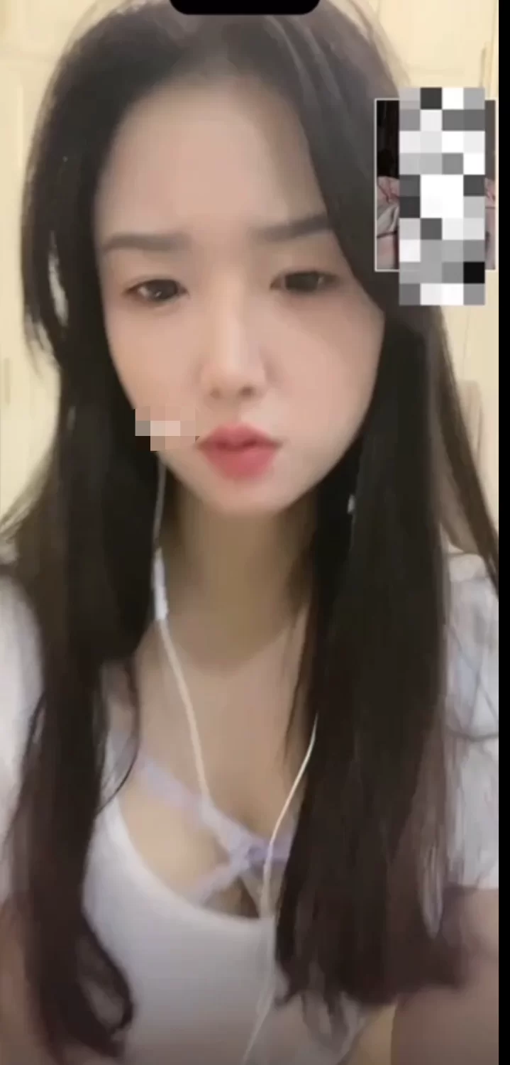 有剧情的 超级刺激极品女神抖音双视角直播一对一裸聊【6v+1.8g】