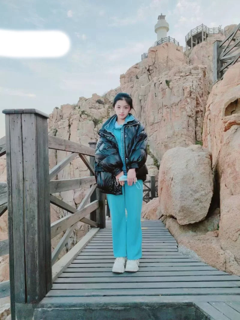 美女御姐 9分超高颜值的青春靓丽校花级别女神-秦x倪自慰 吃鸡 超【2+434MB】