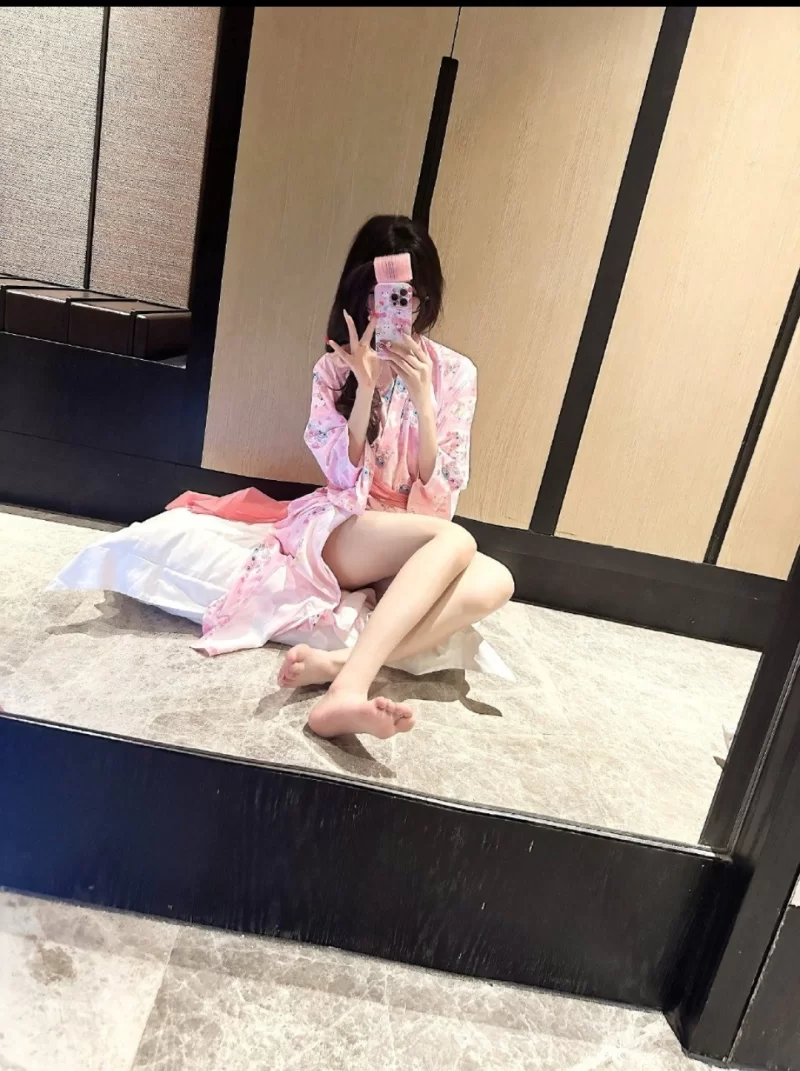 合法萝莉 推特少萝肥臀萌妹#仪仪控（luhuy314816）女上 被金主巨根狠狠后入（网盘版）【34v61p+88m】