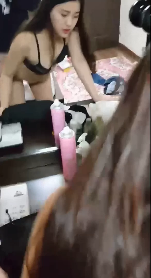 自拍 精品泄密流出❤️高颜值美女和同居男友性爱自拍对着镜【1v+453m】