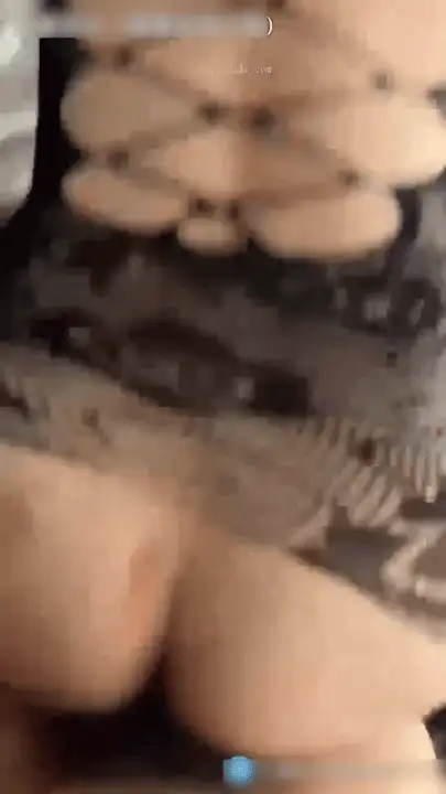 福利姬 抖音网红上海少妇[汉堡包]泄密流出，全脸品尝各种骚【1v+2G】