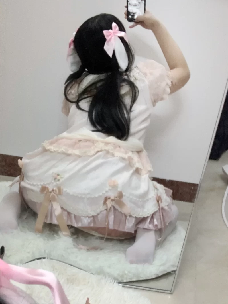 福利姬 可爱的07年微胖少女 小亦 裸舞 爱爱 自拍 私拍【67P112V+321.8M】