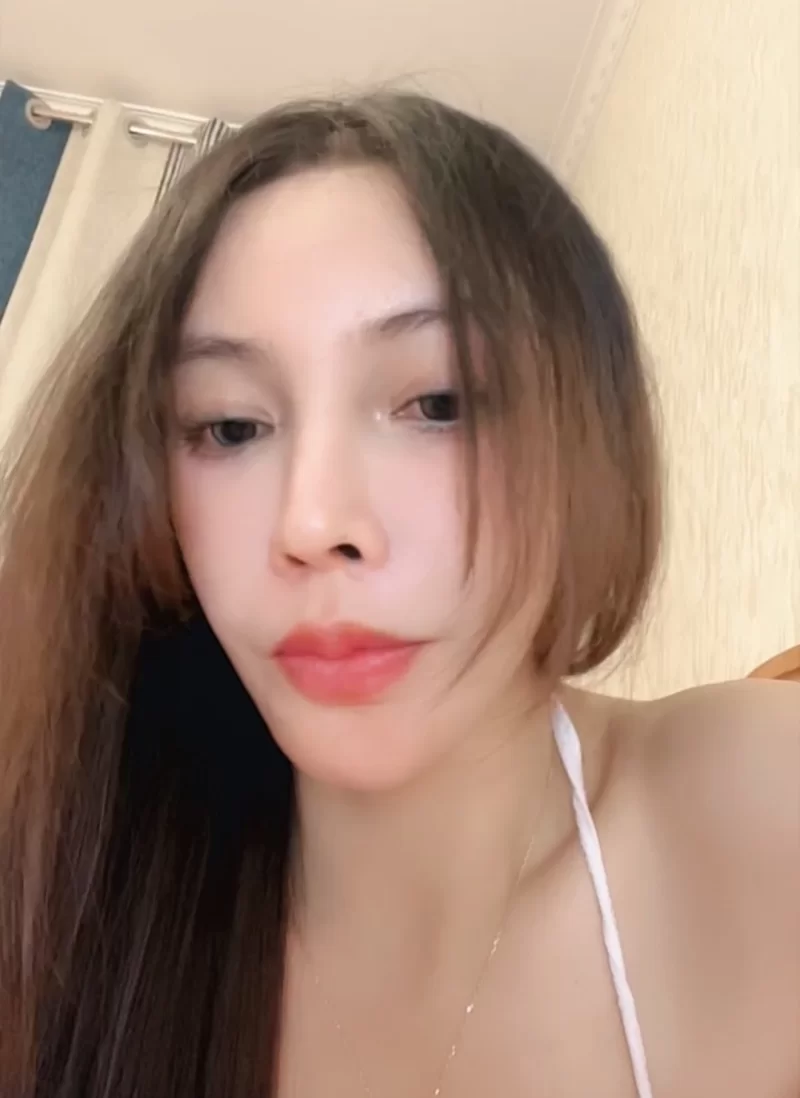 自拍 [旺旺水蜜陶〗高颜美艳御姐极致色气口交情趣制服无套【5v+2.9G】