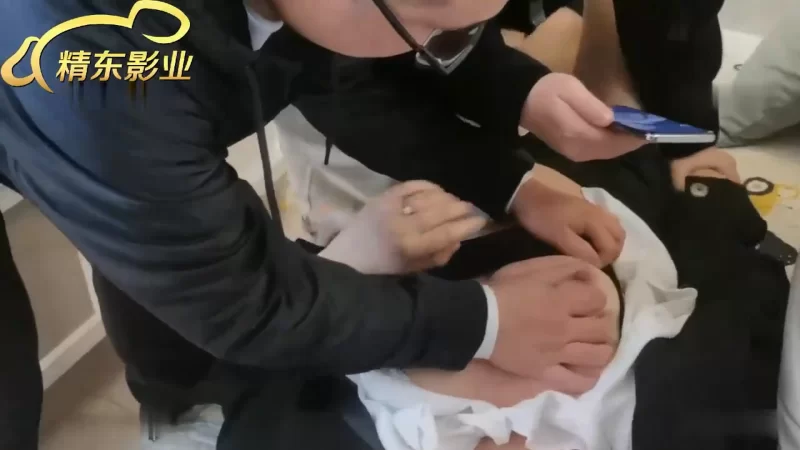 有剧情的 [精东影业]JD-095我的老公在乌克兰闷骚人妻借酒消愁 引【v1+666m】