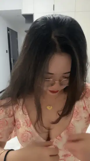 国产主播 主播[致命舒芙蕾]肥美眼镜骚母狗油亮黑丝高跟震到失禁【11V+12G】