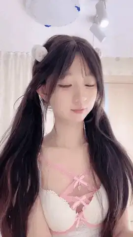 福利姬 太极品了~这么逆天都下海了[洛丽塔]扣穴了，裸舞啦【3v+3.44G】
