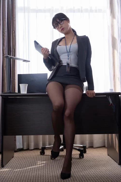美腿/足控 Myung Ah-Gallery-性感OL制服黑丝高跟[20P4V-1.6G 百度网盘]【20p4v+1.6G】