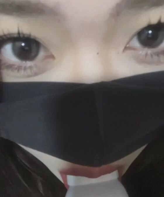 ASMR 居居要睡了 神秘 2近距离点头吃雪糕【1+69.7MB】