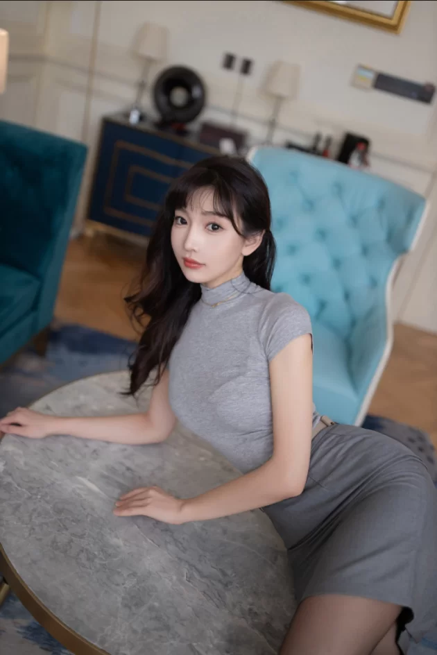 国产模特 秀人 陆萱萱 NO.027 内购无水印 9450 灰色OL 长腿女神【90P+1.14G】