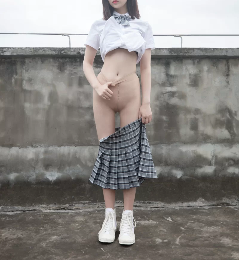 漏点 高颜值极品爆乳女神·年年·圣墟+早期JK露下体私拍多套合集【225P+2.1GB】