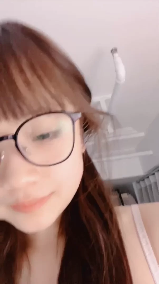 自拍 [系小狗]超可爱萌妹又来了 十个眼镜九个骚是真没错 极【3v+3.35G】