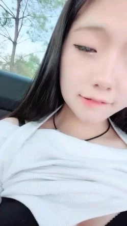 国产 年轻嫩妹子户外驾车，停车后排座做爱，深喉口交无套操刮毛逼射在外阴上【1V+834M】