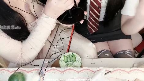 ASMR ASMR_啵啵梨_R_E_STUDIO_⚡️双人不规则吸管触发_孔雀鱼【1v+110m】