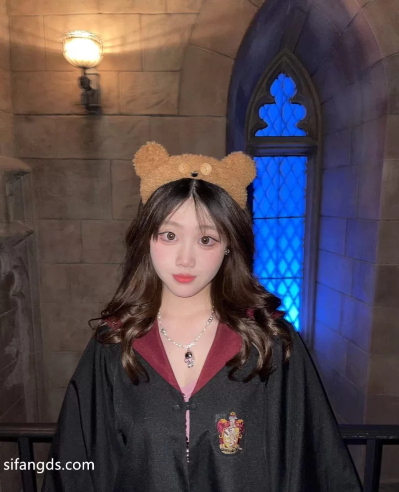 自拍 云盘高质露脸泄密，重庆纯欲女大学生性爱流出，生活照【13v+353M】