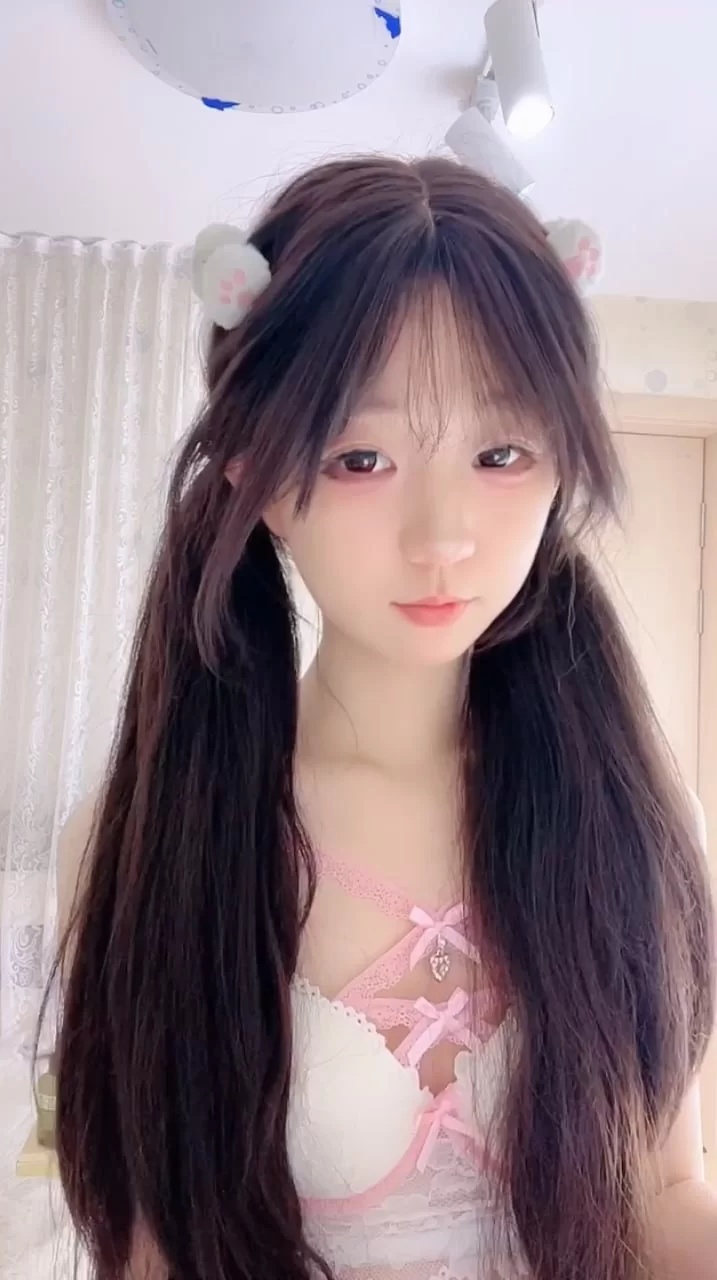 自拍 超极品 可爱洛丽塔 扣穴了，裸舞视频福利【3v+996M】