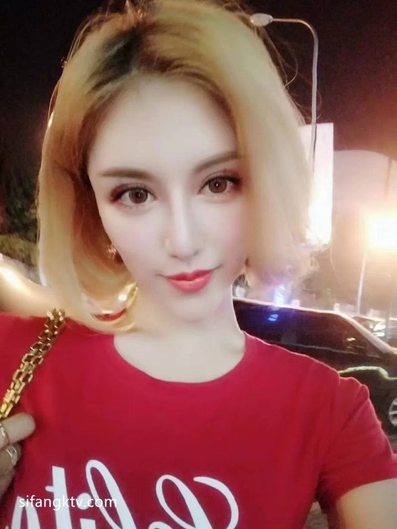 福利姬 高颜值反差婊小喵大宝被金主爸爸调【10v+83m】