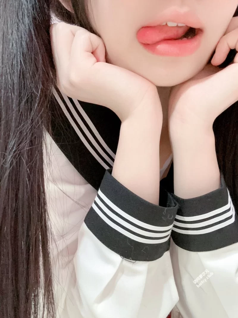 福利姬 双马尾白虎萝莉福利订阅【28p2v+518m】