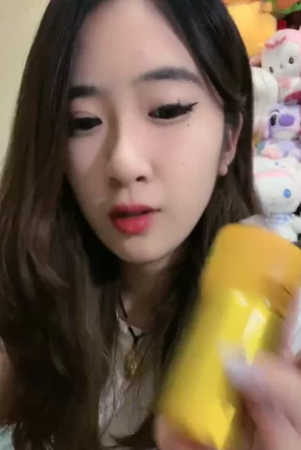 SM 套路直播玩物直播[鬼鬼洁S]104 第一视角-盯~香水早泄狗~【1v+150mb】