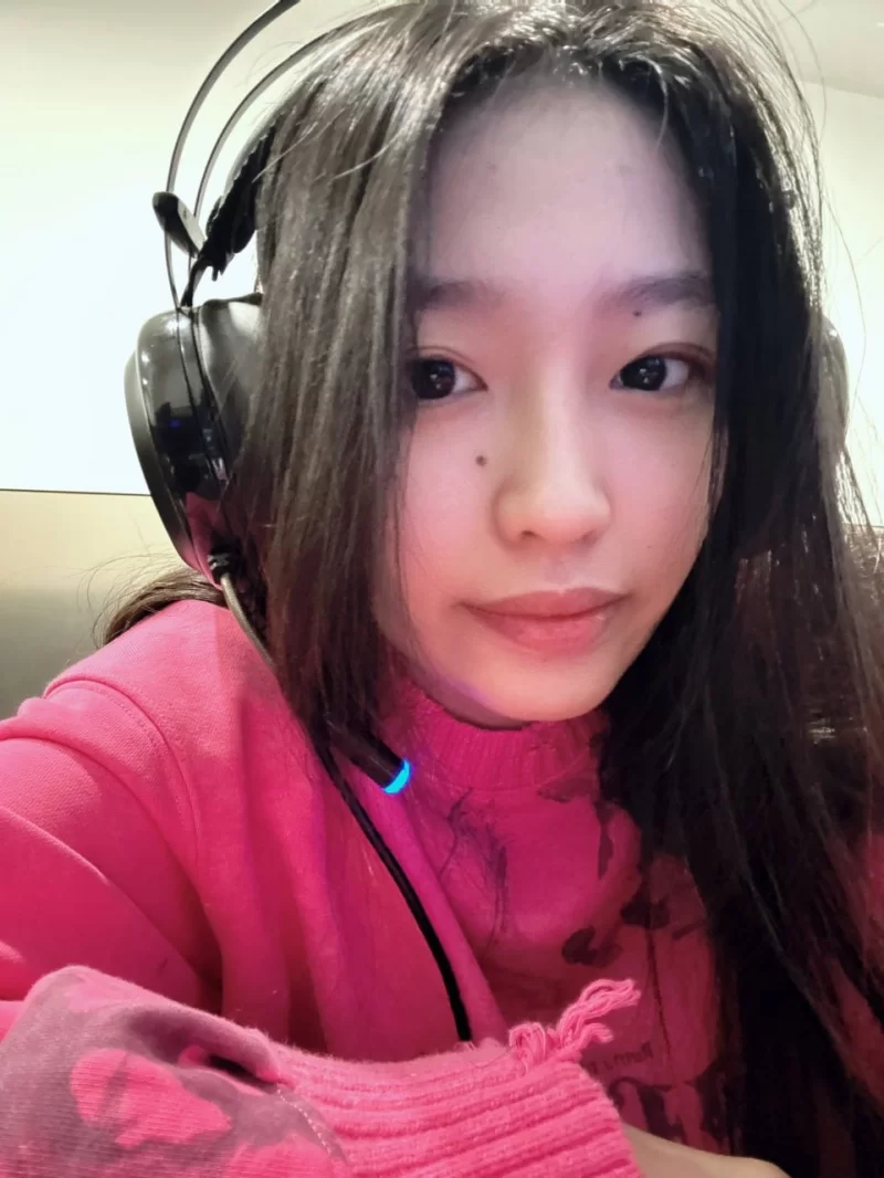 福利姬 天津网红Ay的奇思妙想日记Aying性爱私拍【1v+300m】