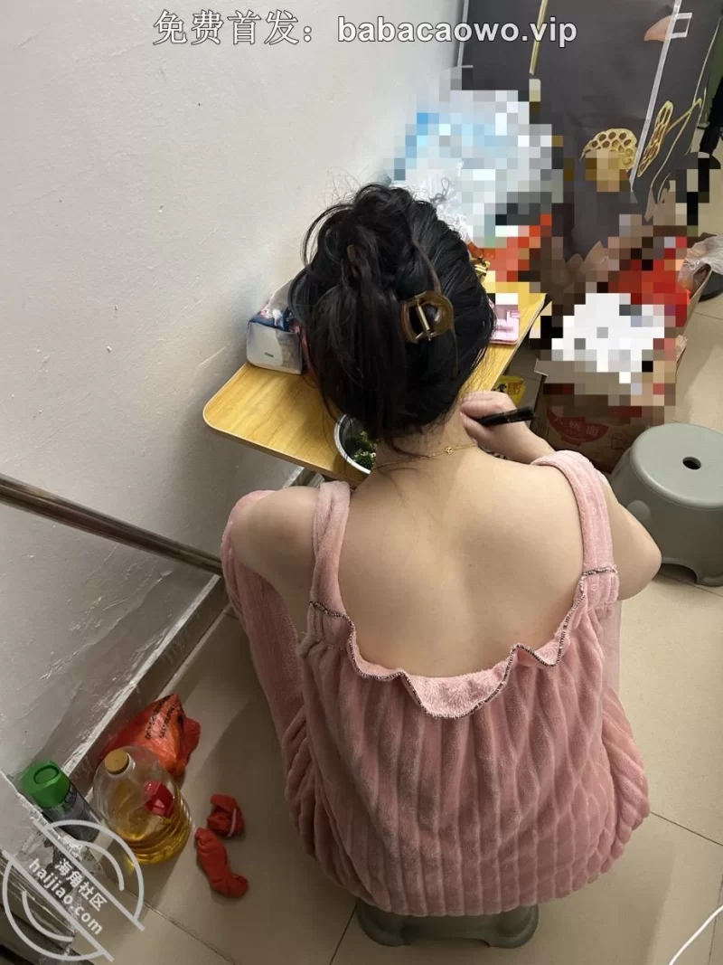 自拍 [海角剧情]放假奔波千里草情趣内衣妈精液射进逼里【1v+391m】