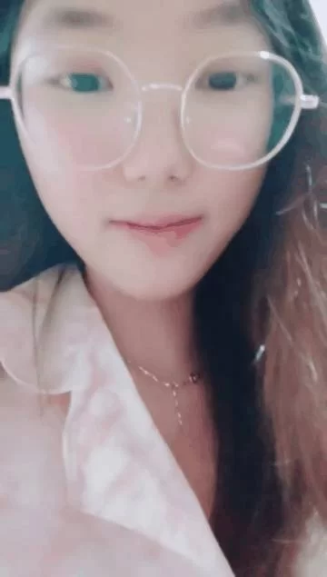 女大学生 安安宝贝清纯眼镜学妹暑假在家偷偷播看着外表是个乖乖【2+4382MB】