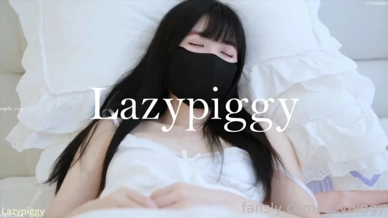 福利姬 极品白虎嫩妹[lazypiggy懒懒猪]小兔子要被大灰狼吃掉，【1+1.1G】
