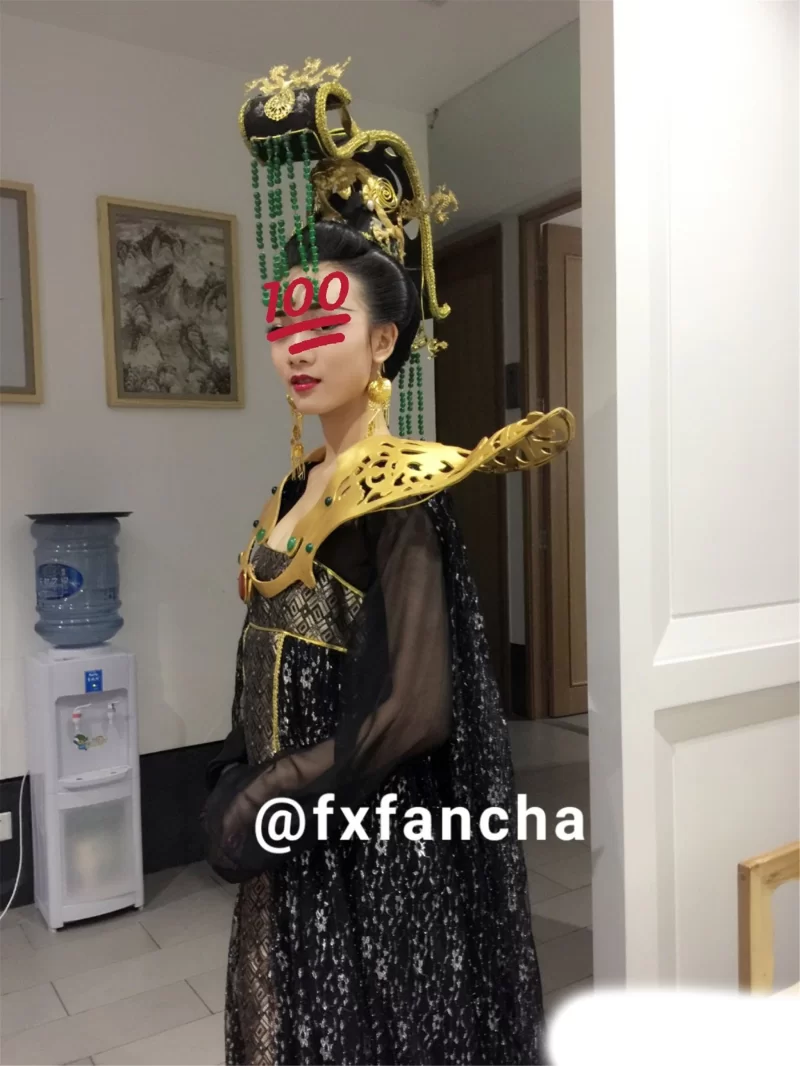 美女御姐 反差女友 帮人口不慎露脸被认出吃起鸡巴来特别风骚用香【2+1236MB】