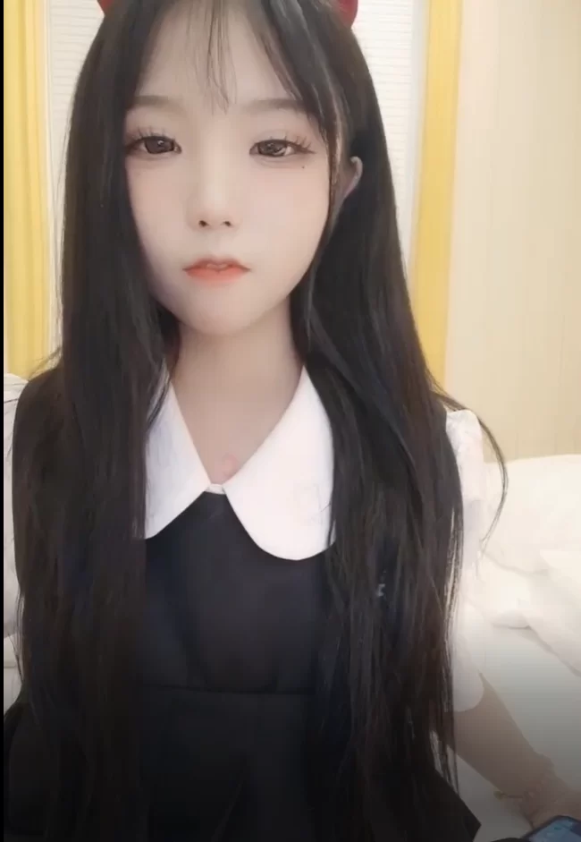 自拍 超可爱白嫩白虎美少女 小羊羊 啪啪【1v+1.04g】
