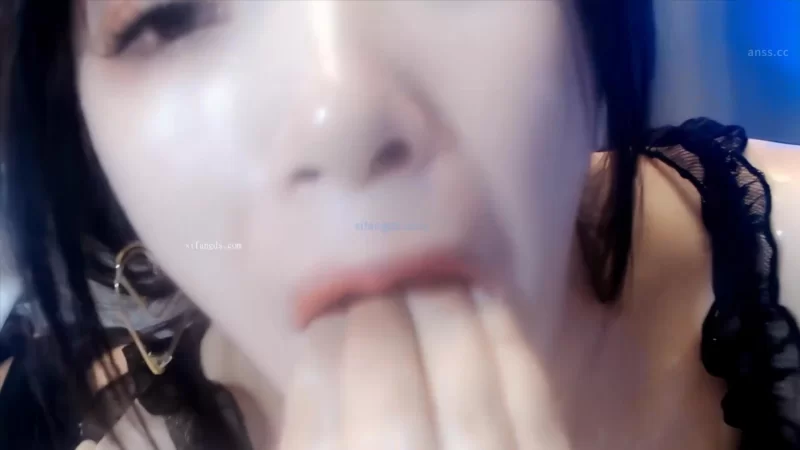 直播 虎牙热舞女神[佳瑶]重金定制福利，三点全漏漏点紫薇【1+678M】