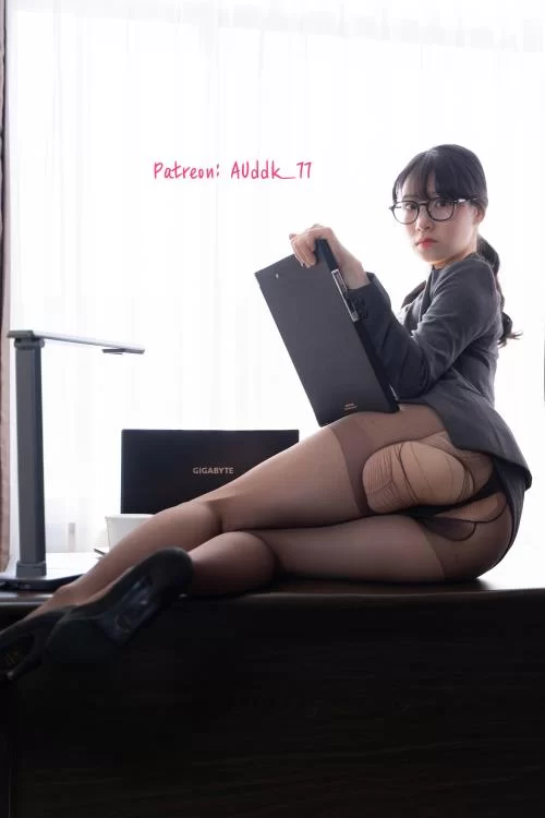 美腿/足控 Myung Ah-Gallery-性感OL制服黑丝高跟[20P4V-1.6G 百度网盘]【20p4v+1.6G】