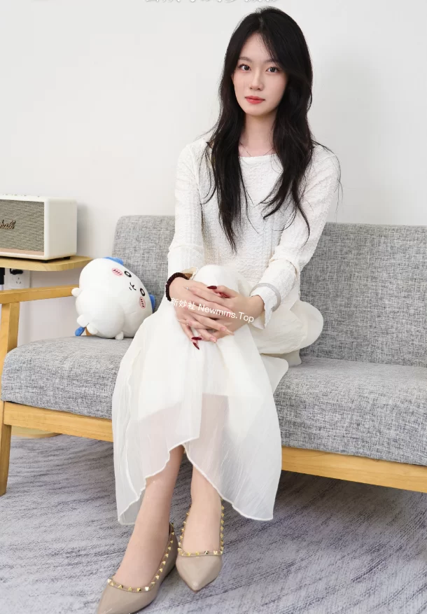 美腿/足控 [绮梦摄影]人气足模小艺398（白裙＋肉丝）[图包+视频]【2V＋460P+14.4G】