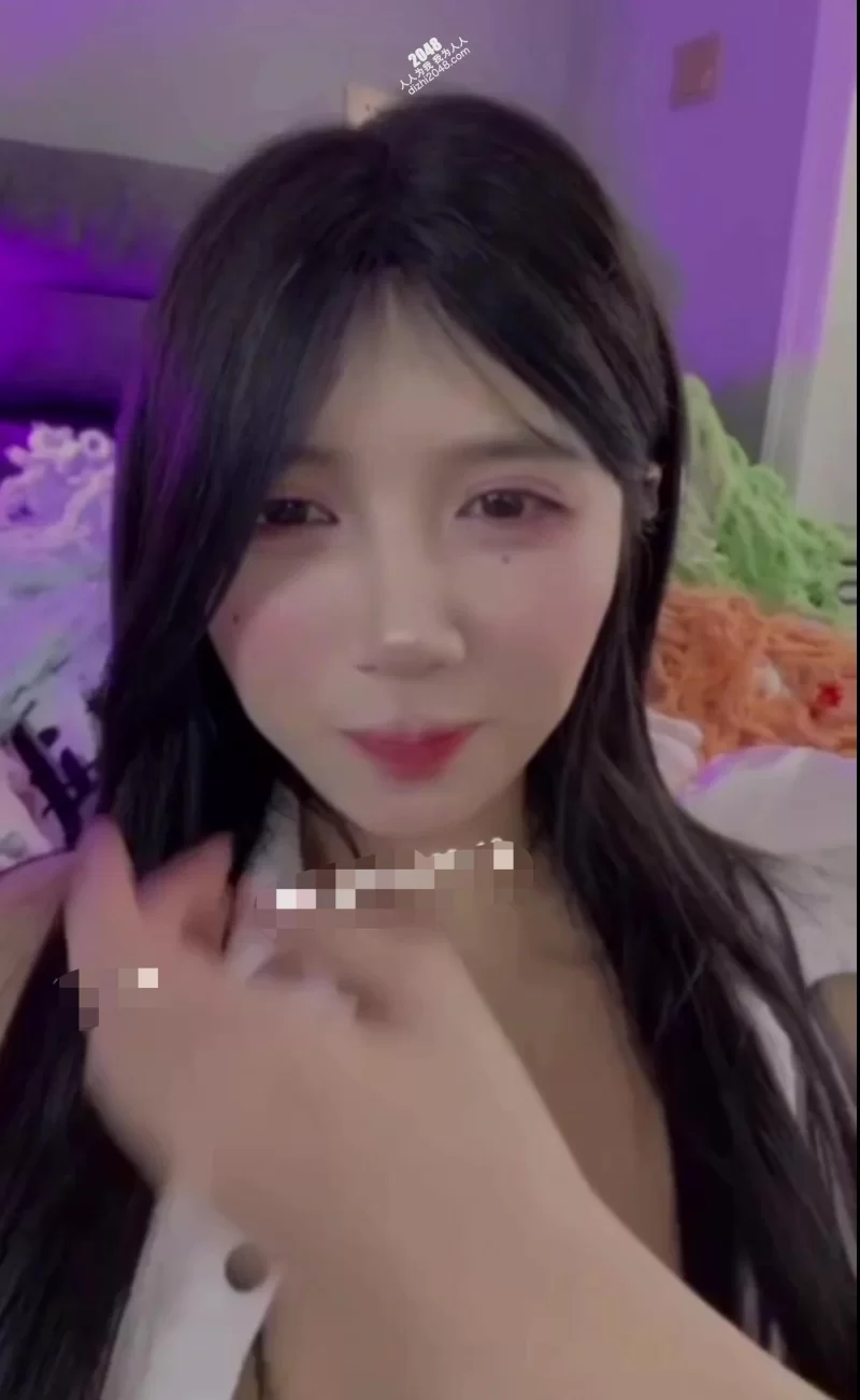 自拍 超级极品女神一对一裸聊发骚【8V+1.6G】