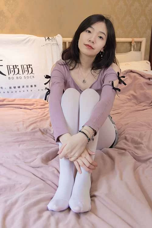 美腿/足控 袜啵啵-小甜豆-板鞋热裤厚白丝[142P-1V-1.47G百度网盘]【142p1v+1.47g】