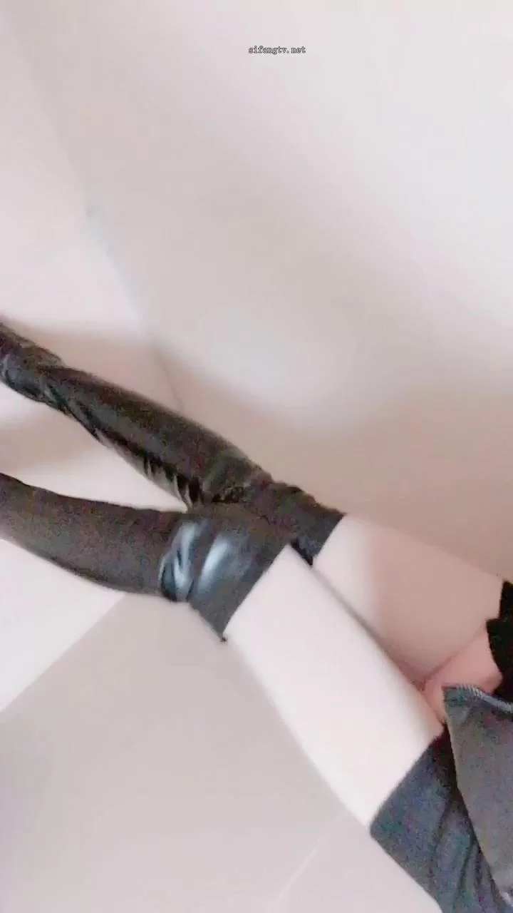 美女御姐 极品娇小校花洛幽幽夜晚寂寞难耐发骚回到家奶头和逼逼【2+693MB】
