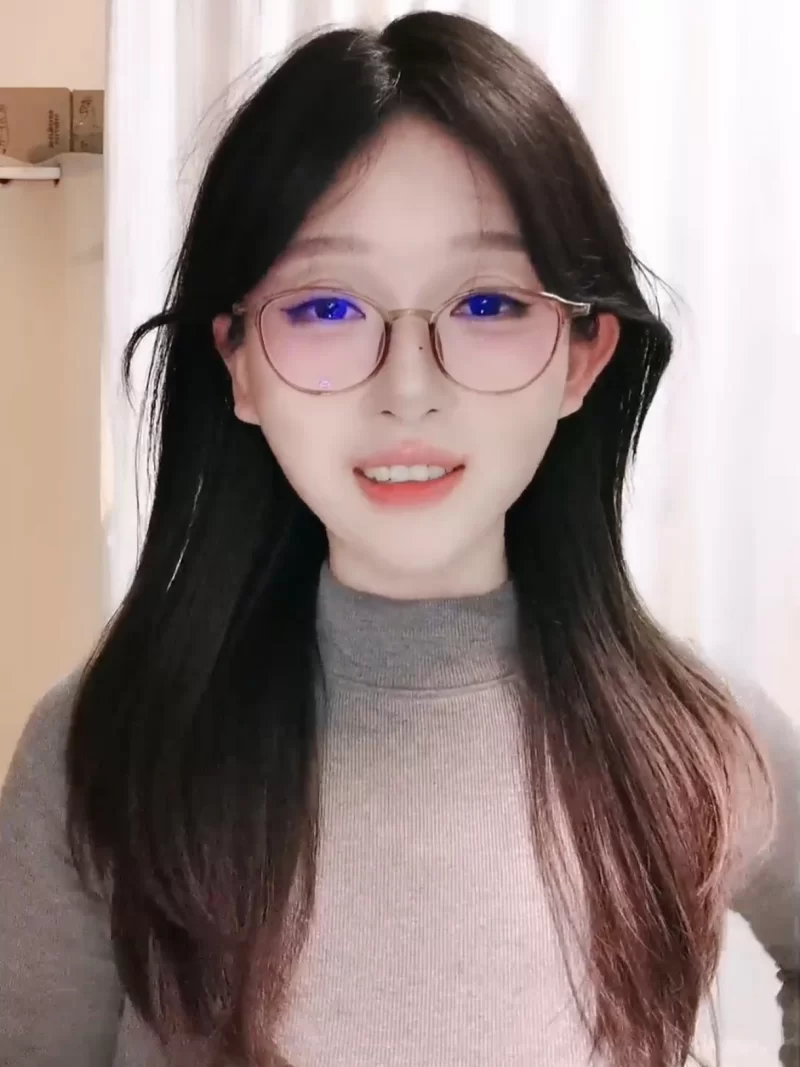直播 极品美女姐姐[反差女大]下海福利【6v+7G】