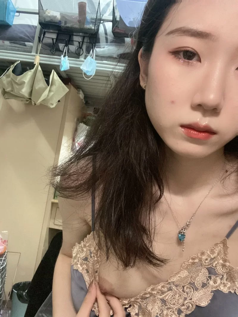 自拍 [国庆特刊二]反差9人组你的女神在别人那里不过是条母狗【v92,p371+1.16G】
