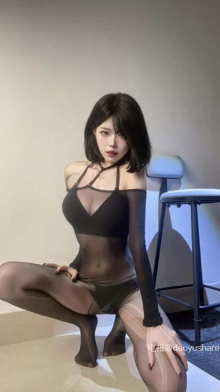 高颜值美女 [素]抖音 小哭包不哭 岛遇 13期最新至：2025.10.28【148P17V+80M】