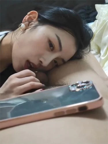 美女御姐 9分超高颜值的青春靓丽校花级别女神-秦x倪自慰 吃鸡 超【2+434MB】