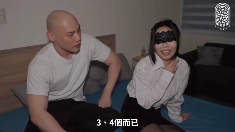 自拍 FansOne 曾强 (iamsostrong) 天然呆真素粉穴业务员【1v+705m】