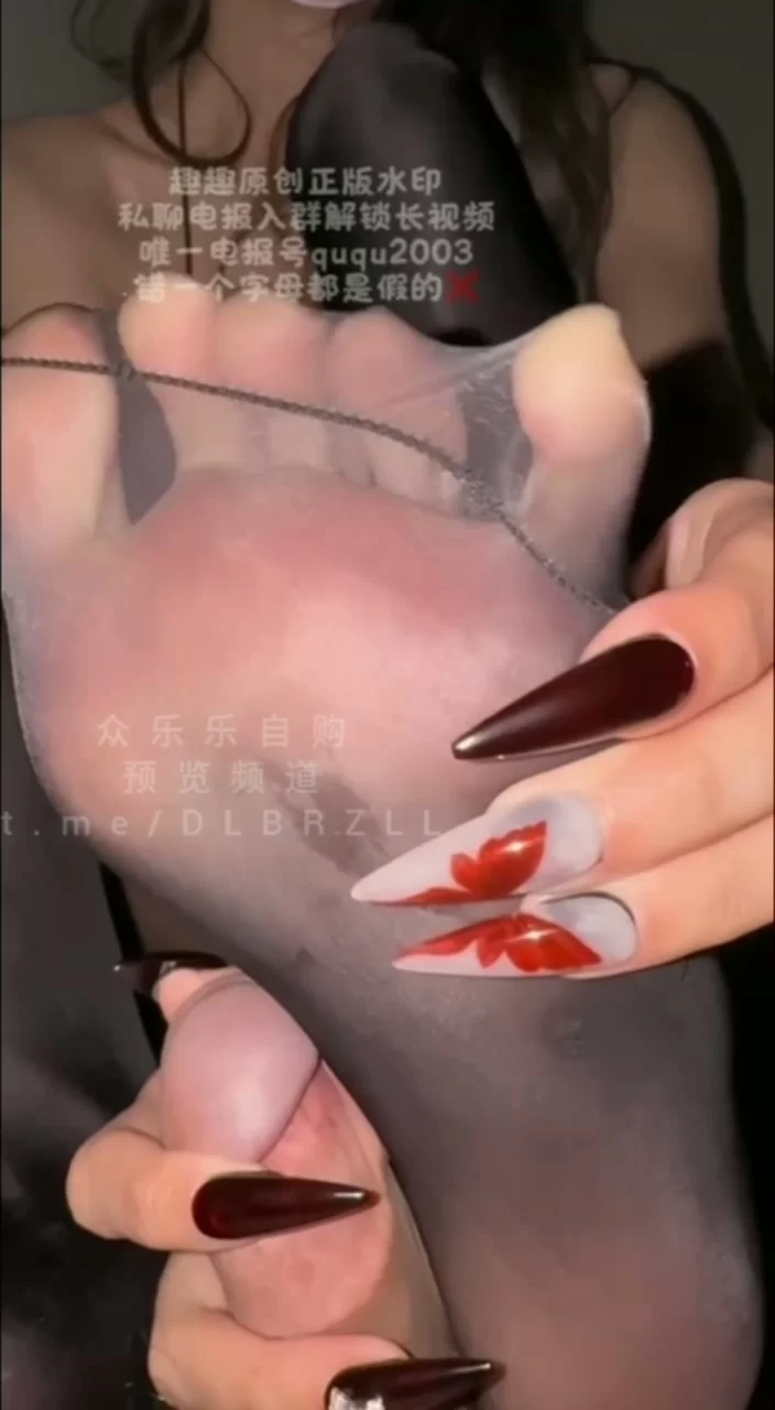 美女御姐 「猫猫碎冰冰油黑丝女王调教！绿帽废物老公被淫语羞辱【1v+530m】