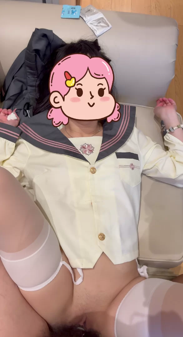自拍 06年155童颜巨乳冷白皮萝莉-春日来信水手服 自拍视频分享【1v+322m】