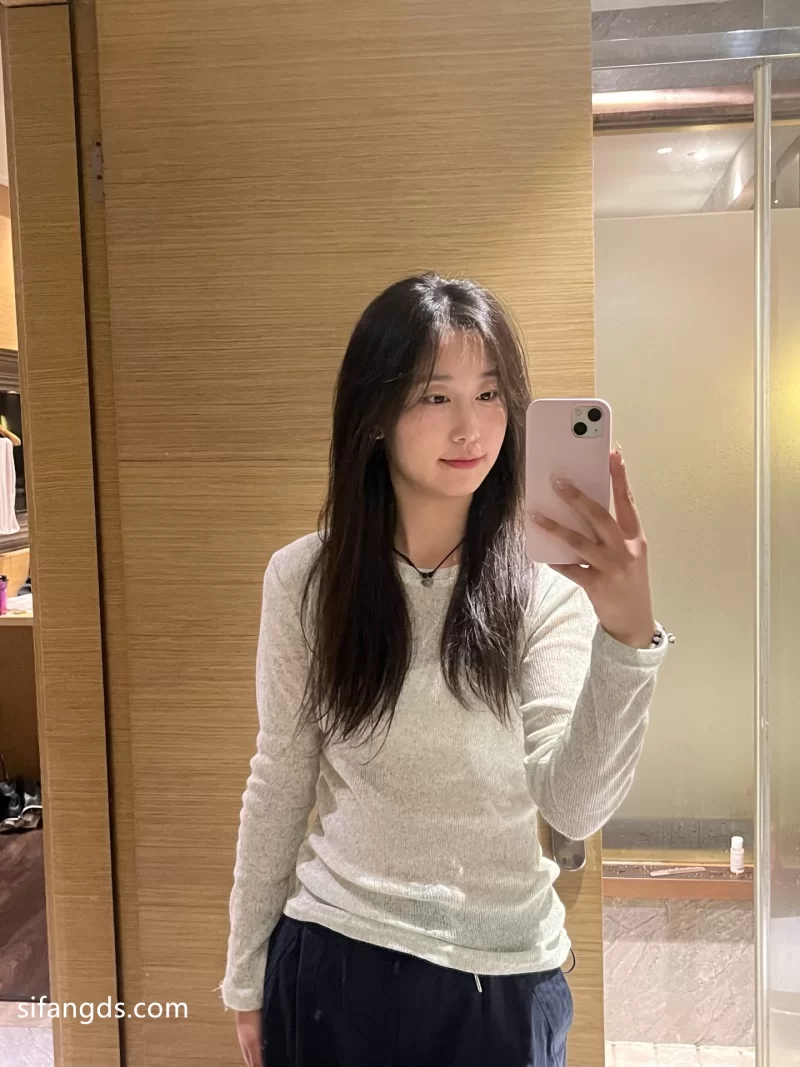 自拍 反差婊学院派美女孙奕彤与金主爸爸自拍性爱视频【6p7v+477M】