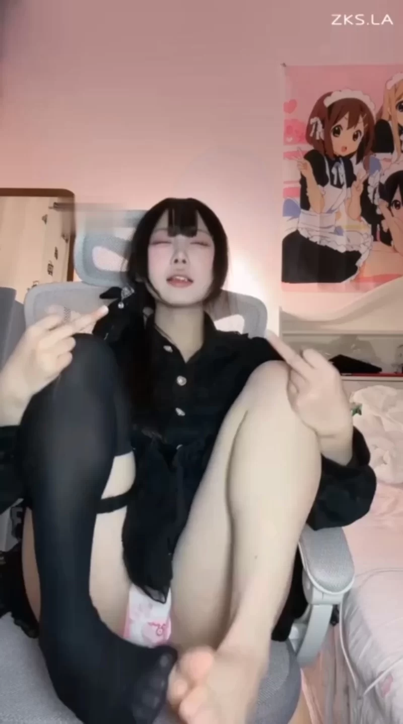 美腿/足控 幼斯酱葱 - 绿帽辱母辱妻实名天堂美臀诱惑【1V+1.94GB】