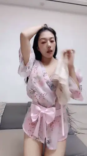 美女御姐 ❤️淫荡反差！[纯欲清纯学姐]自慰、挤奶9V10G【9V+10G】