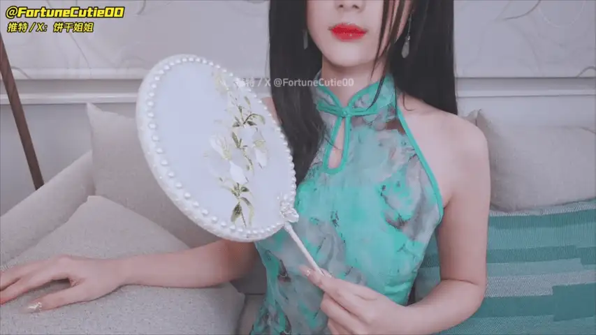 福利姬 糖心Vlog[饼干姐姐]饼干的性爱技巧课堂开课了，大家跟【1v+773M】