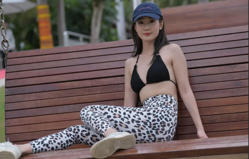 国产模特 街拍模特 若雨10 黑色胸罩+豹斑紧身长裤【619P+1V+32.4G】