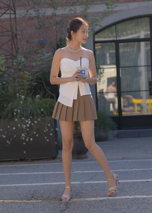 国产模特 街拍模特 若雨13 一只麋鹿摄影作品 - 迷迭香水味 白色抹胸【470P+9.32G】