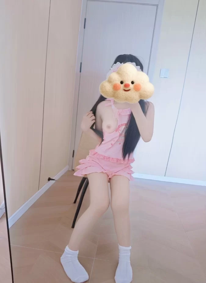 国产模特 小奶芙 推特合集【60P+11V+22M】